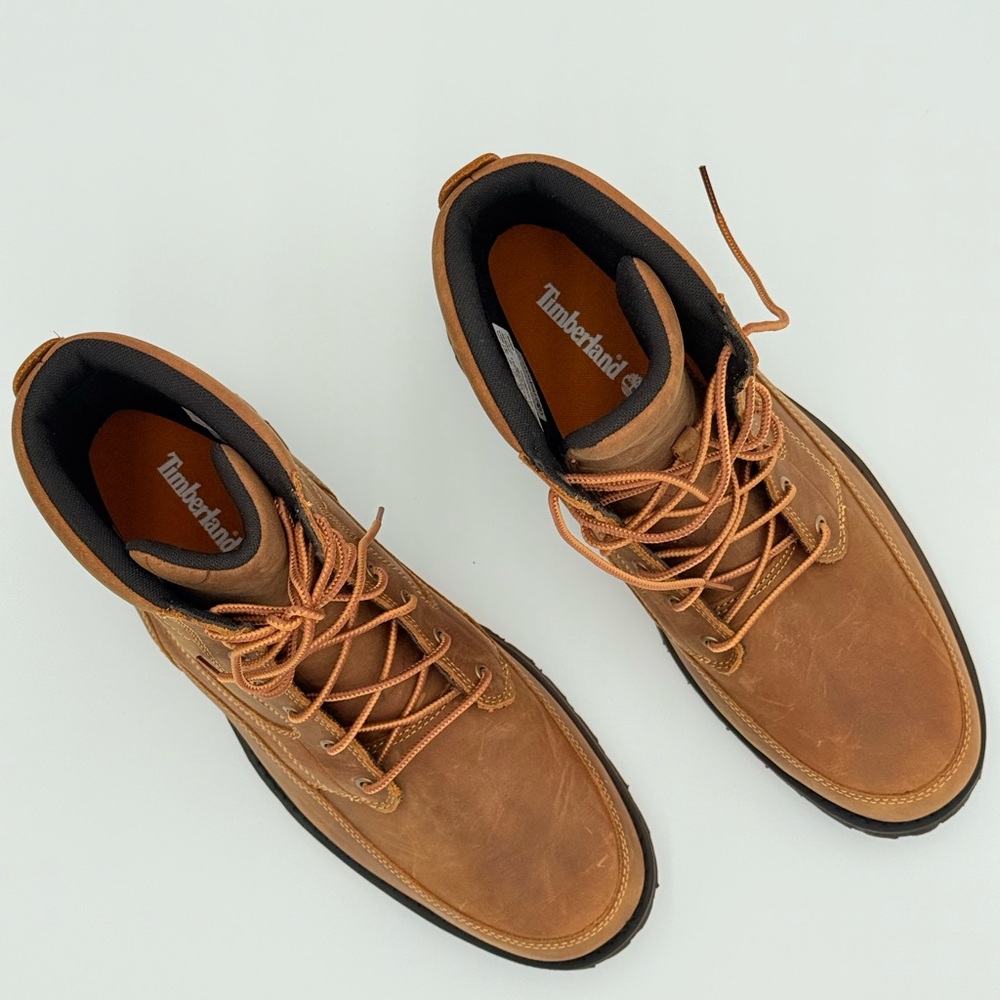 Timberland Brown Leather Boots with Lace-Up Design